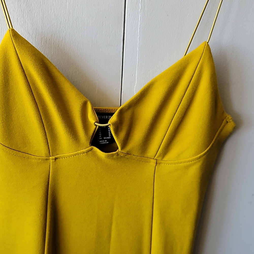 Dress - Picture 2 of 5